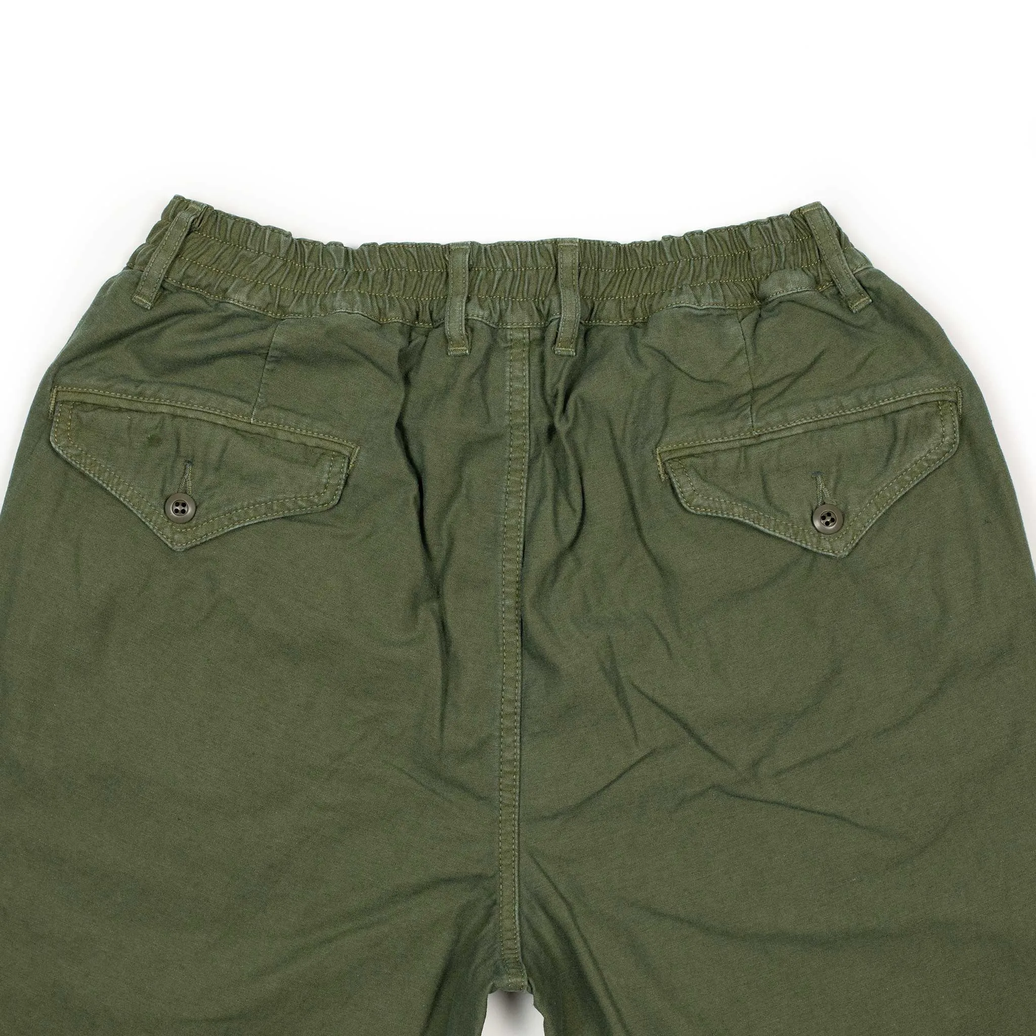 Easy chinos in olive green cotton and linen reverse sateen